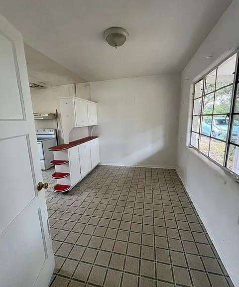 1598 El Camino Real — Photo 4