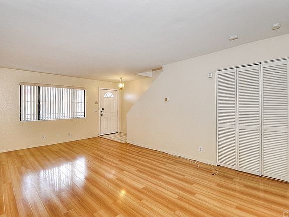 4th image of 4055 W Rosecrans Ave APT 4