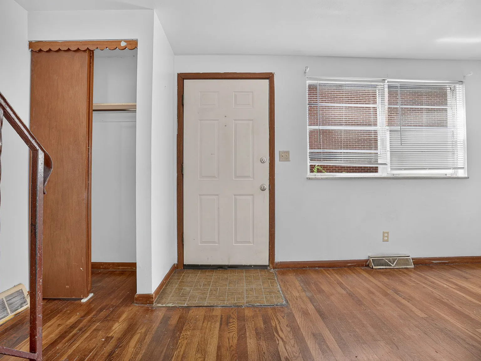 2 bed, 120 sqft, $1,250 — Photo 4