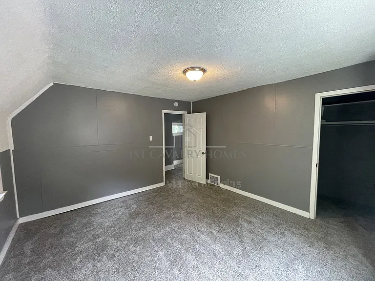 730 Noble Ave — Photo 12