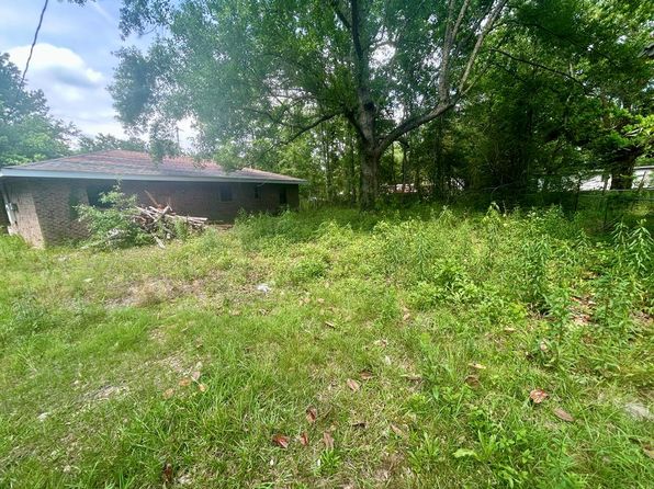 102 Tulip Dr, Picayune, MS 39466