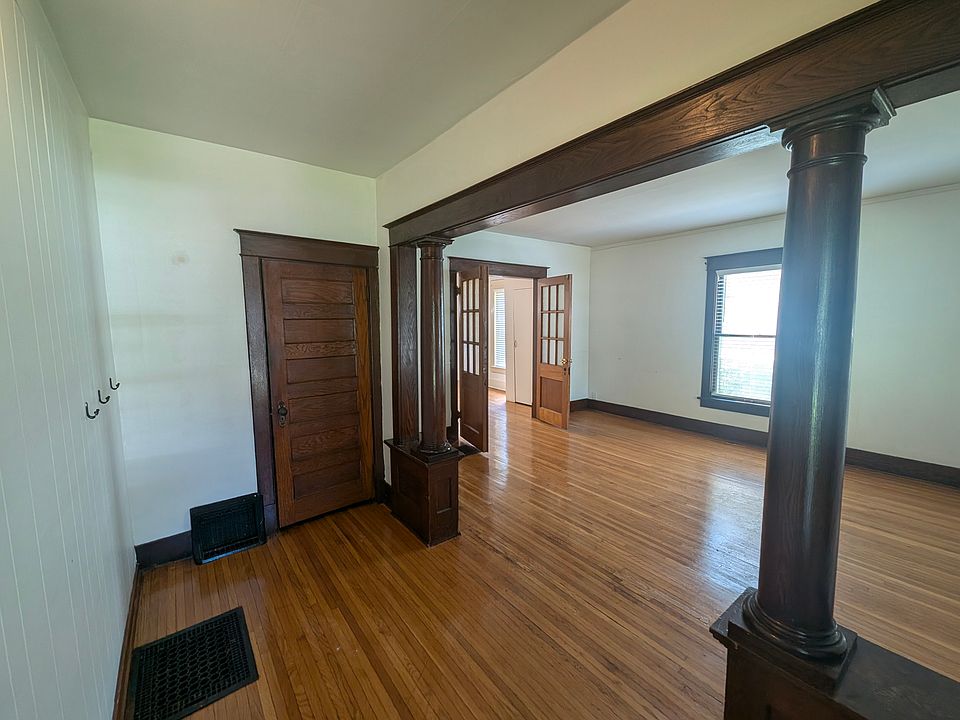 1st image of 1524 S 24th St #1