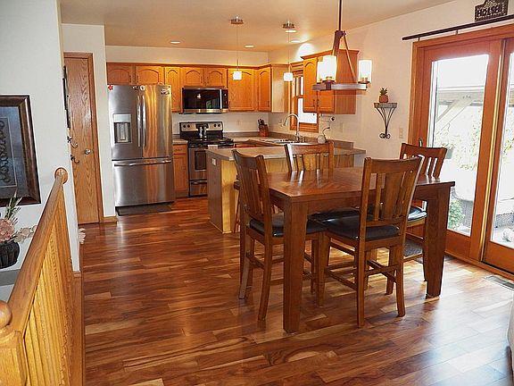 4th image of 4502 Ridge COURT