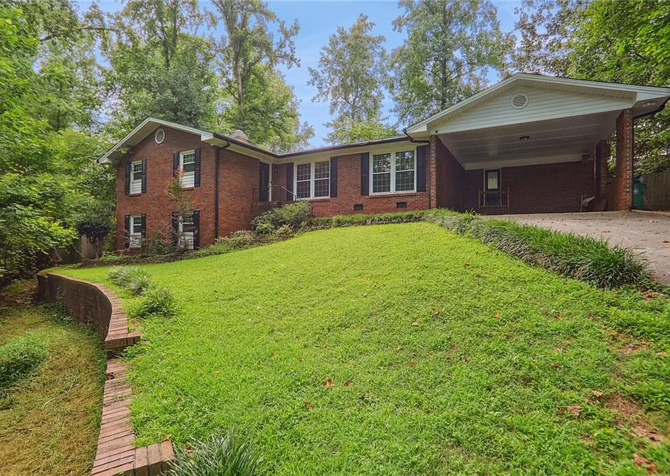 3315 N Embry Cir