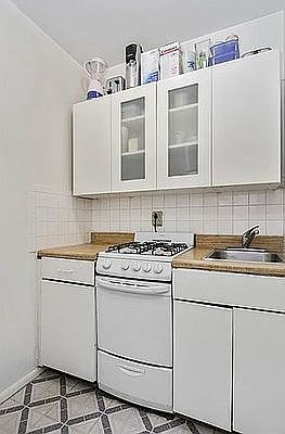 3rd image of 229 E 29th St APT 4H