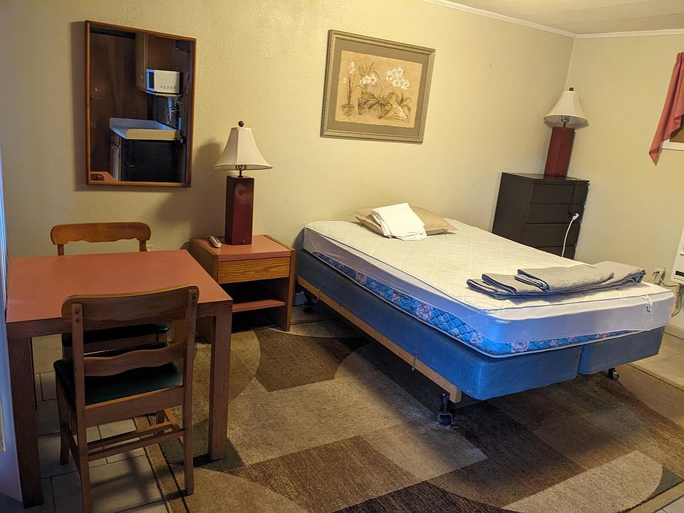 2nd image of 1566 Mercer Rd #4