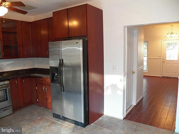3rd image of 3010 McMaster Ct