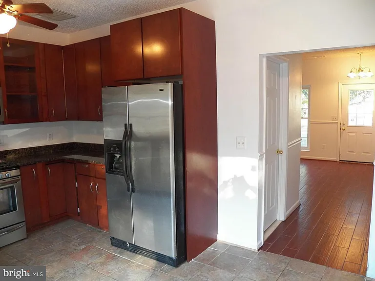 3010 McMaster Ct — Photo 3