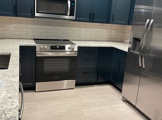 512 Wagner Creek Rd #B, Talent, OR 97540