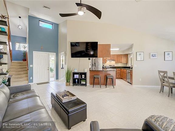 5th image of 416 NW 95th Ave #416