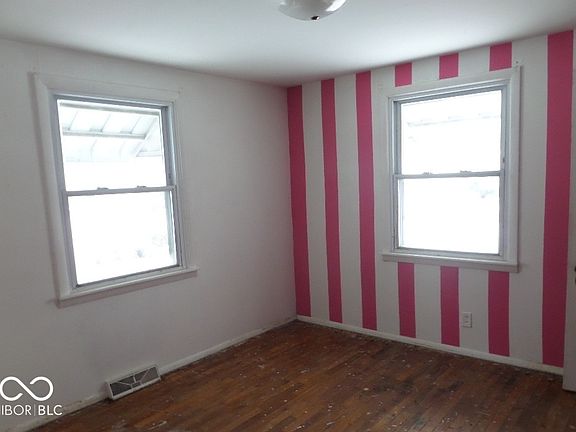 4th image of 2200 W Memorial Dr