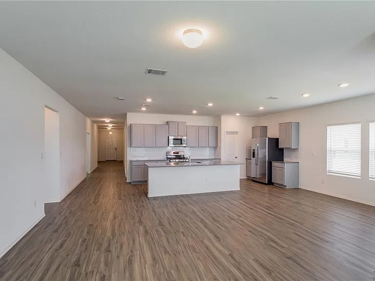 713 Mallow Rd — Photo 6