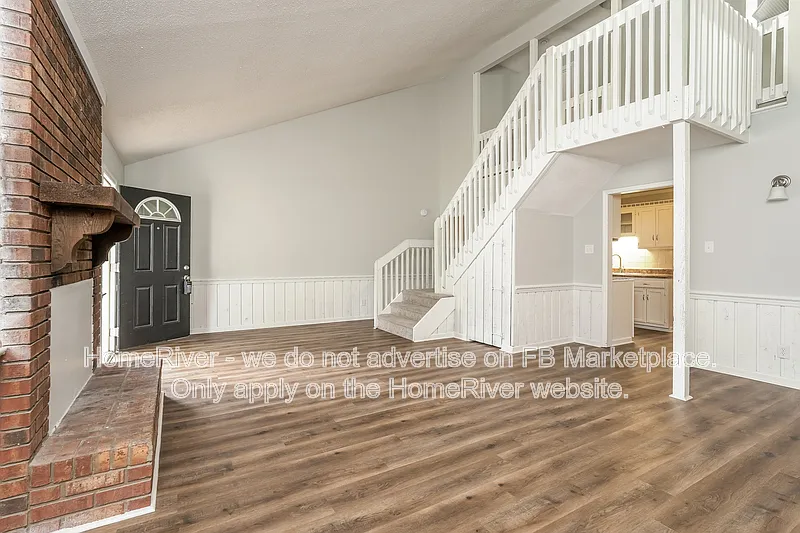 3 bed, 2.0 bath, 1411 sqft, $1,660 — Photo 3