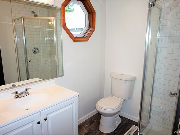 4th image of 110 Cayuga St