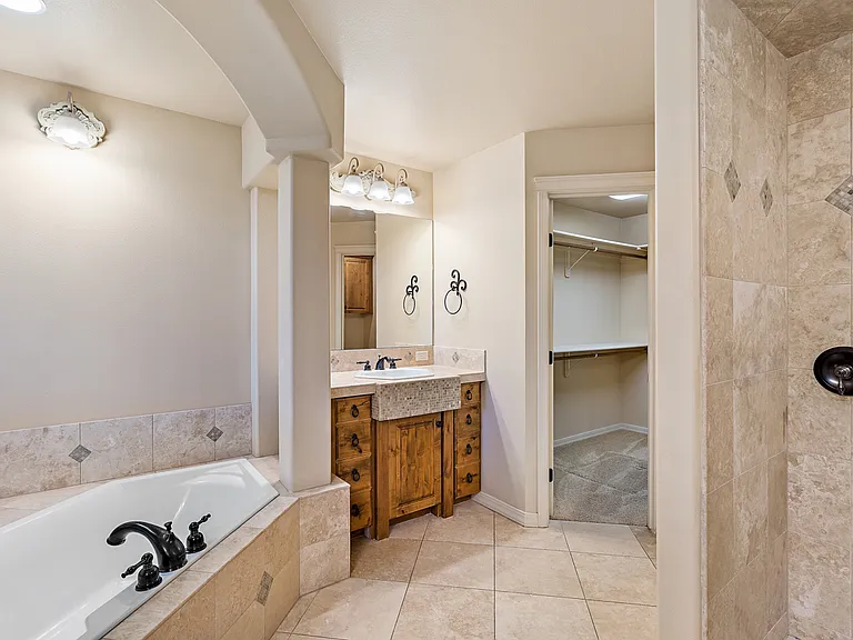 3234 N Nuova Ave — Photo 13
