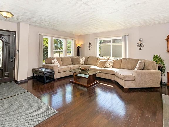 3rd image of 1872 E 87th Ave