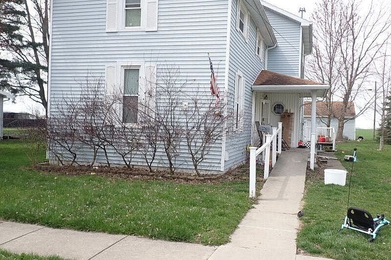 1st image of 326 S 2nd St