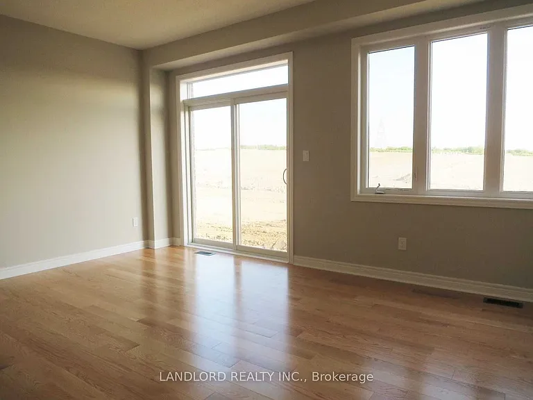 1189 Cactus Cres — Photo 9