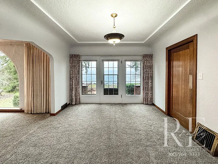9051 Sunset Ln NW — Photo 12