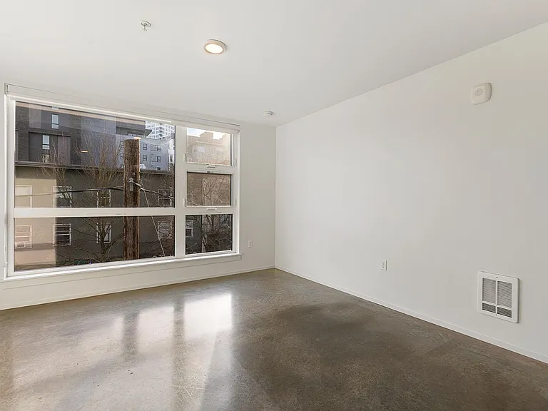 722 E Pike St — Photo 60