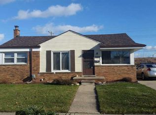 28340 Hollywood St, Roseville, MI 48066
