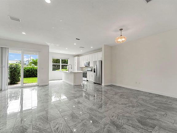 5th image of 552 Parsons Way