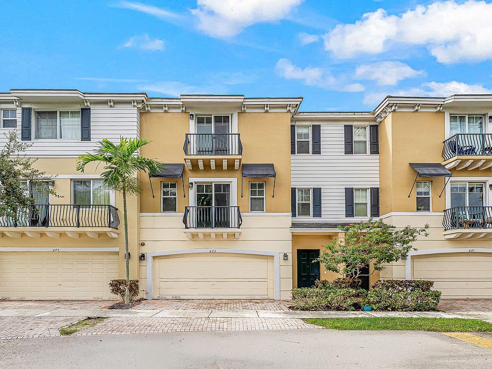 1st image of 673 NW 38th Circle