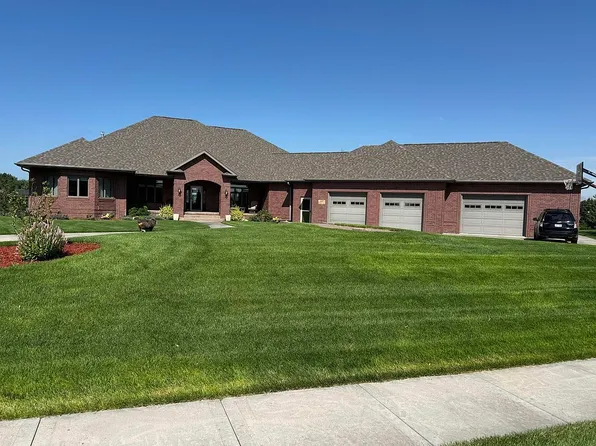 107 Sandbar Ln, Phillips, NE 68865
