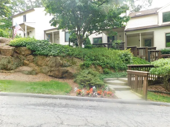 42 Touchstone Way, Millwood, NY 10546