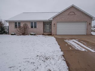 3448 Chatsworth Dr, Green Bay, WI 54313