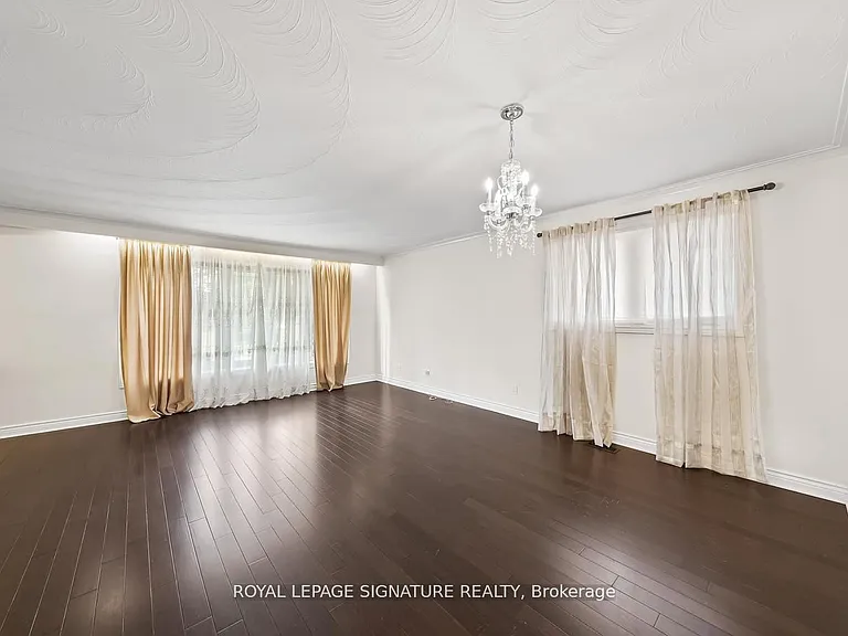 21 Broadlands Blvd — Photo 4