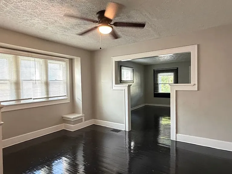810 N Dearborn St — Photo 9