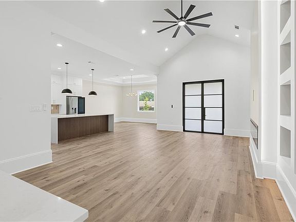 5th image of 6317 Nora St