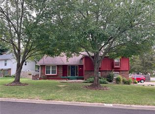 7114 E 132nd St, Grandview, MO 64030