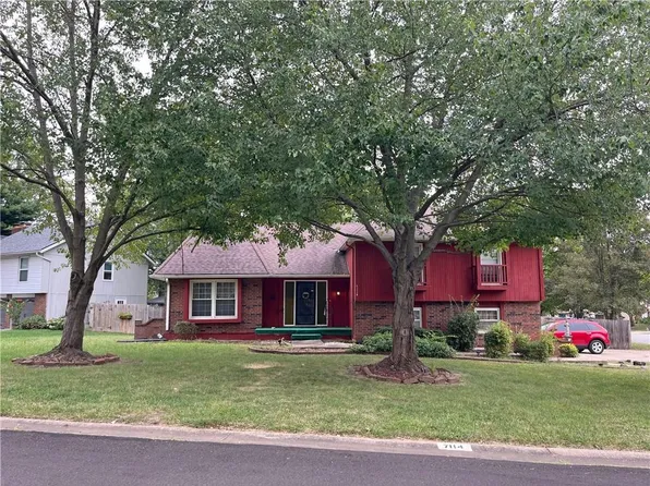 7114 E 132nd St, Grandview, MO 64030