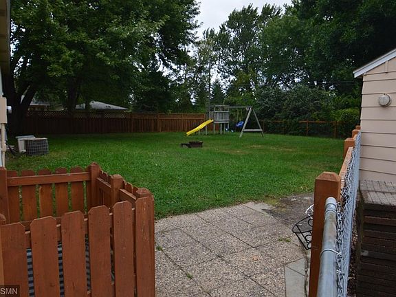 5th image of 12339 Gladiola St NW