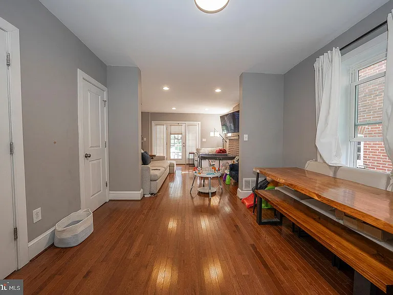 431 W Baltimore Ave — Photo 8