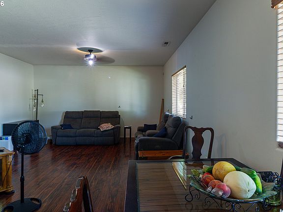 4th image of 1505 W Damsel Ave