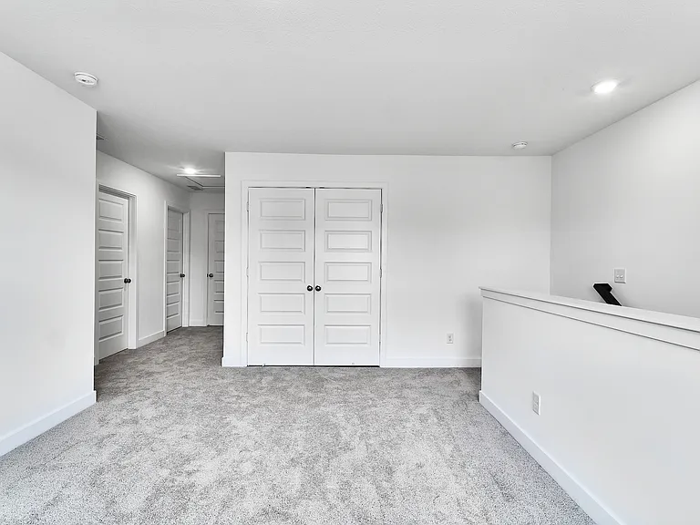 425 Eisenhower St — Photo 42