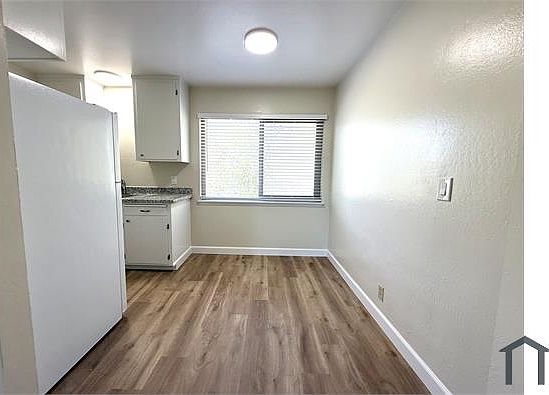 4th image of 3061 David Ave #3