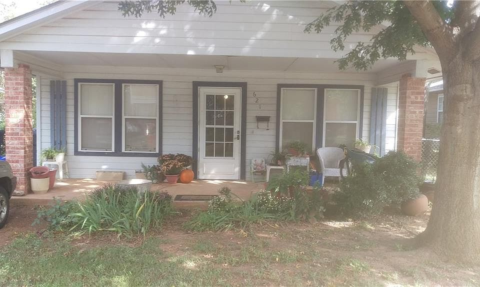 1st image of 621 SE 20th St