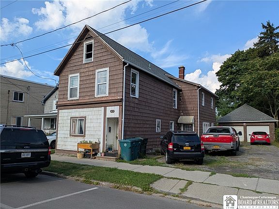 2nd image of 415 Oliver St