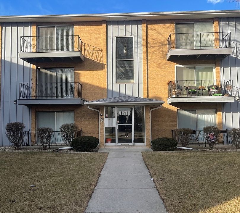 1st image of 4819 W 109th St APT 304