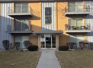 4819 W 109th St APT 304, Oak Lawn, IL 60453