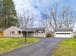 69 Harvest Rd, Fairport, NY