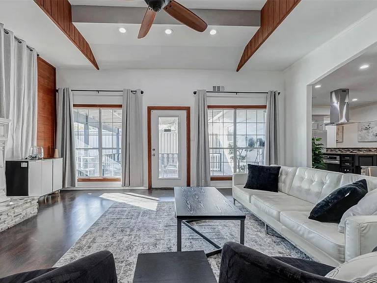 10905 Shady Ln #A — Photo 5