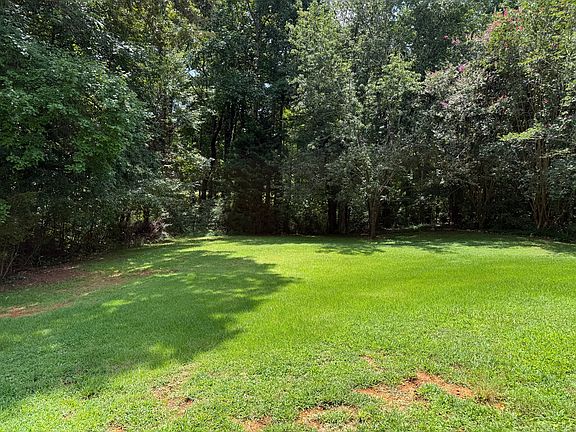 3rd image of 92 Wisteria Ct