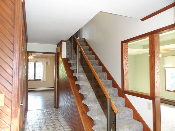 Contemporary staircase