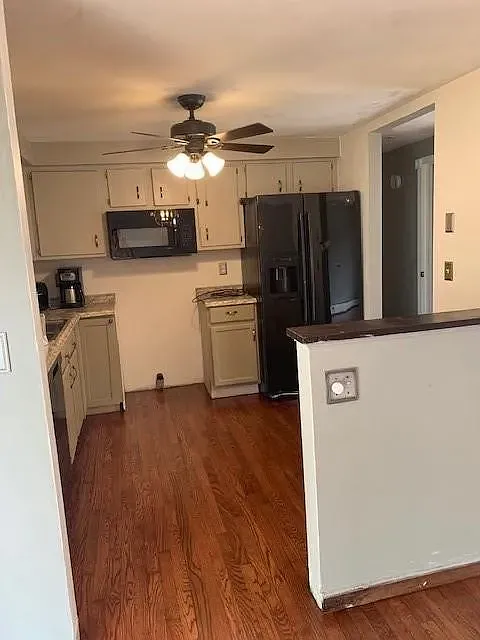 4 bed, 1675 sqft, $2,300 — Photo 4