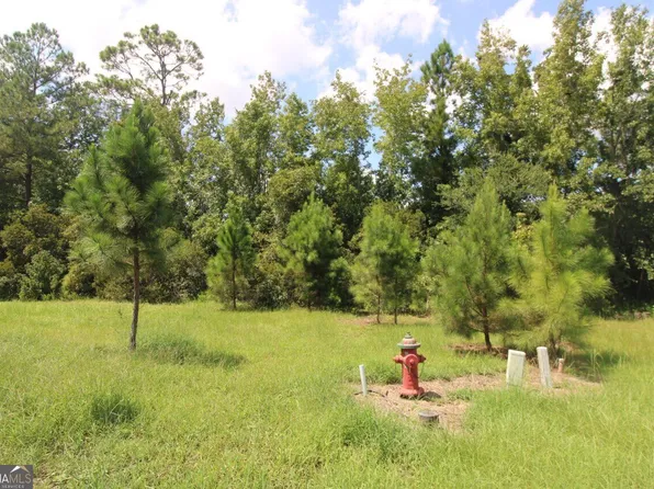 203 Drayton Cir, Brunswick, GA 31525